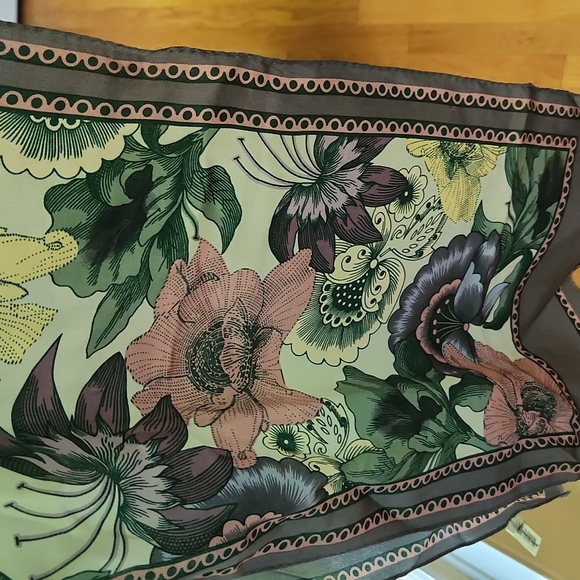 100% silk scarf - Picture 3 of 3